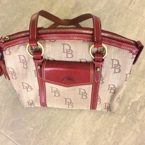 dooney & bourke bag model J4067555